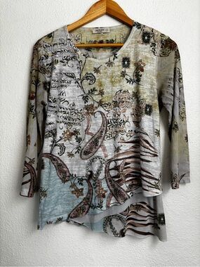 Jess and Jane | Paisley & Floral Long Sleeve Asymmetric Hem